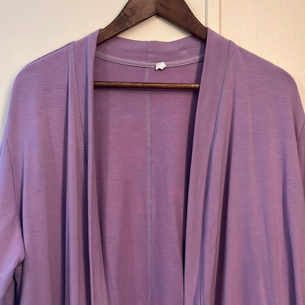 Open sweatshirt with thumb hole sleeve